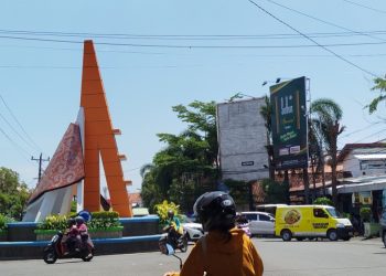 tugu-adipura-rembang