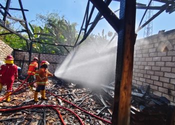 kebakaran-rembang-3